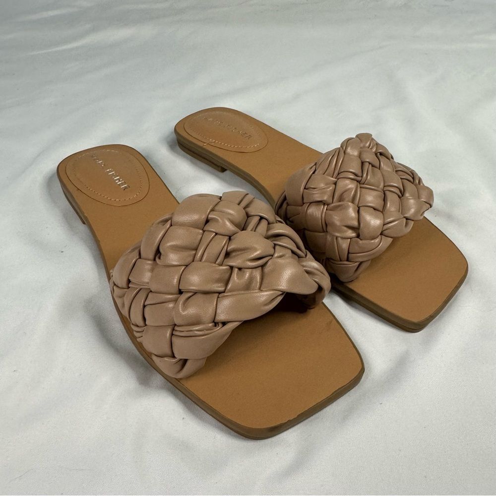Marc Fisher Tan Natural Size 6.5 Caspian Flat Sandal Slip On Woven Faux Leather